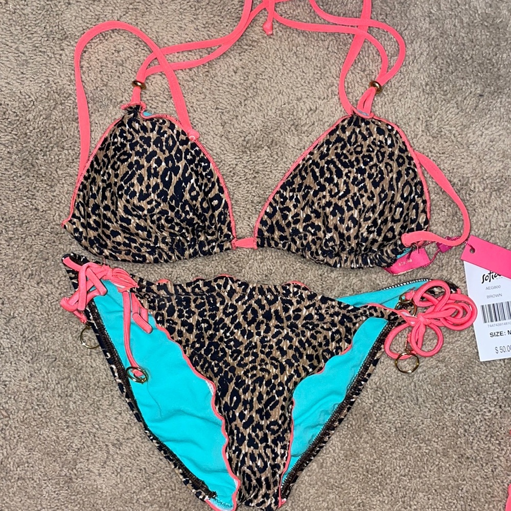 bikini size medium ๐ - Picture 4 of 7